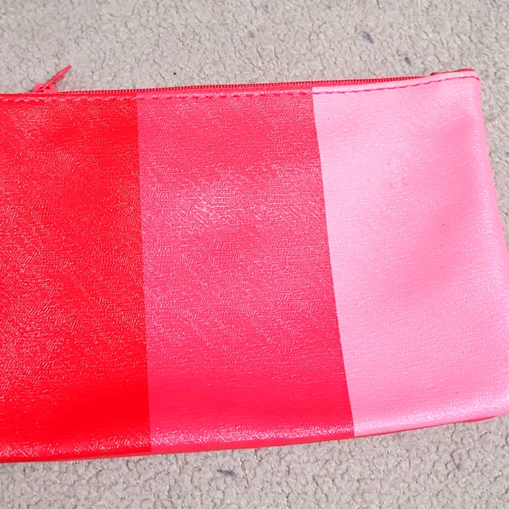Cosmetic bag
